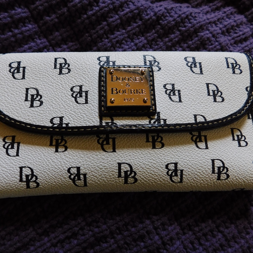 Dooney & Bourke White and Black Wallet